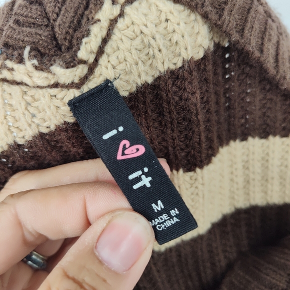 I Love It Cropped V Neck Sweater, Womans Medium - Picture 2 of 3